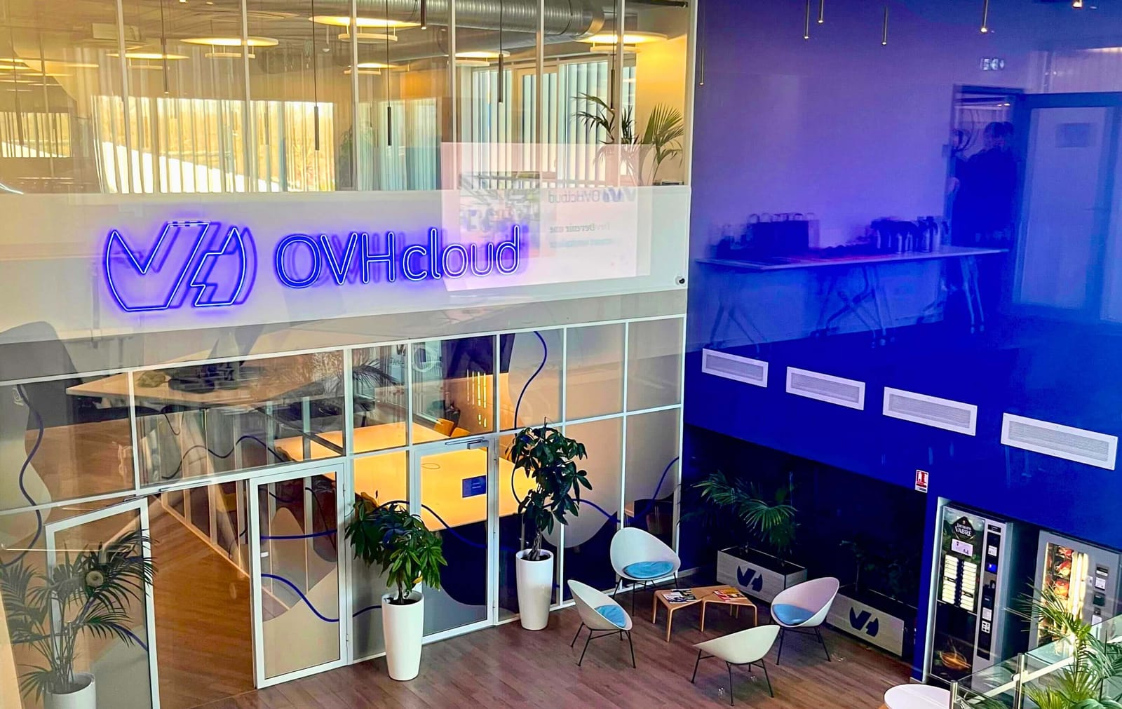 Visite chez OVHCloud : Comment la donnée réinvente vraiment l'Environnement de Travail ?