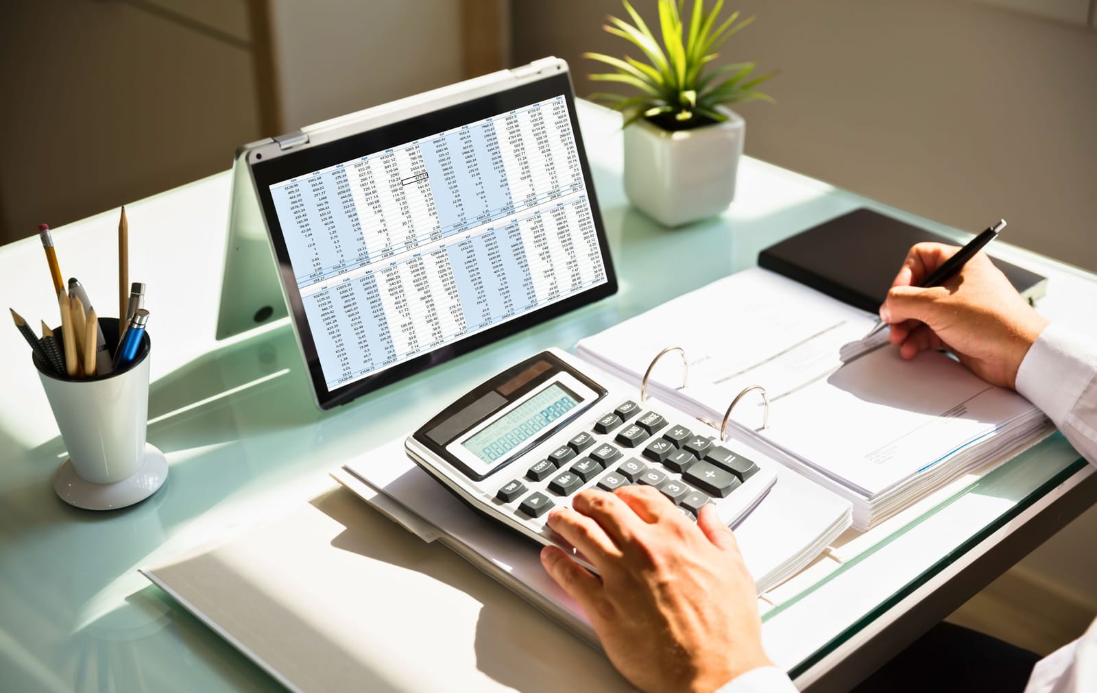 Comment les petits incidents grignotent le budget et la performance des services généraux ?