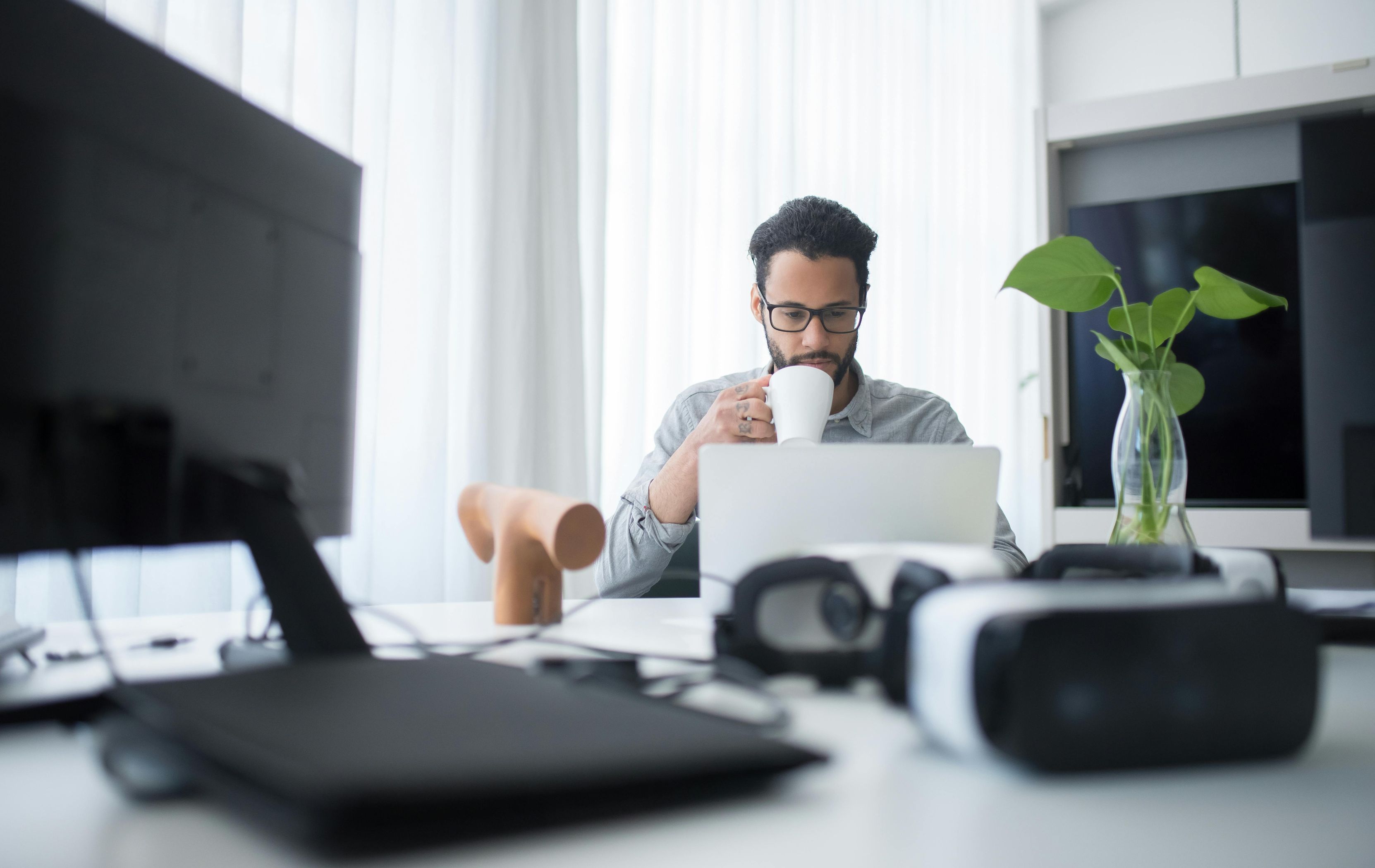 Comment l’IA permet enfin aux directeurs de l’environnement de travail d’analyser leurs données ?